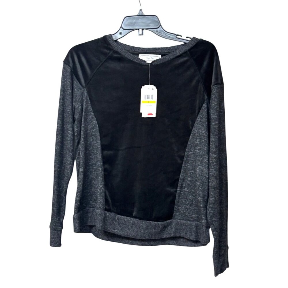 Hippie Rose Juniors' Velvet Inlay Raglan Sleeve Top, Black, Sz. M